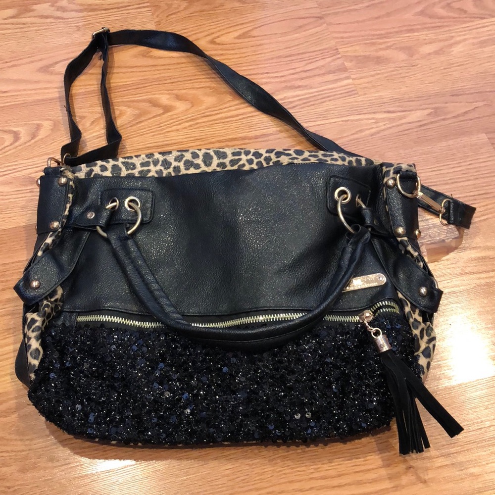 Women’s handbag